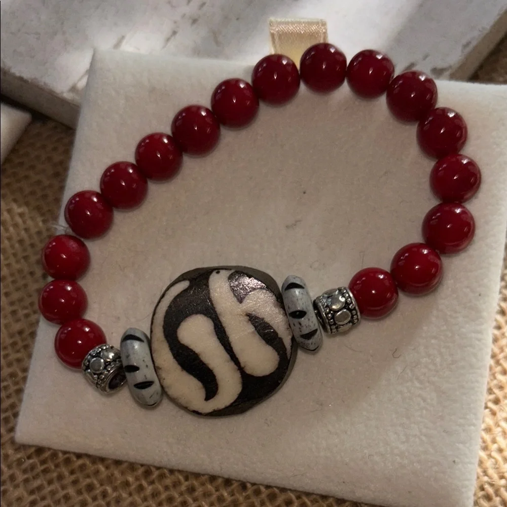 Hand crafted Elegant Red Beaded Bracelet
